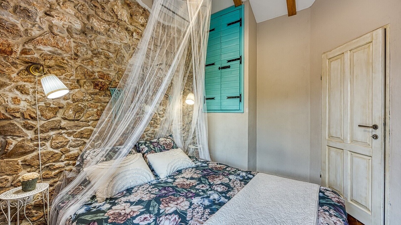 Photo of Bedroom in Smrika