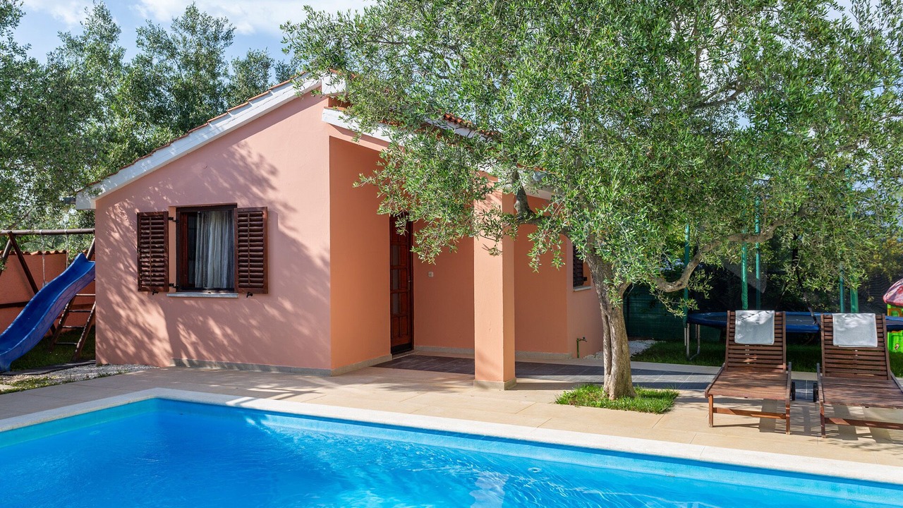Photo of Outdoor in Mali Vareski