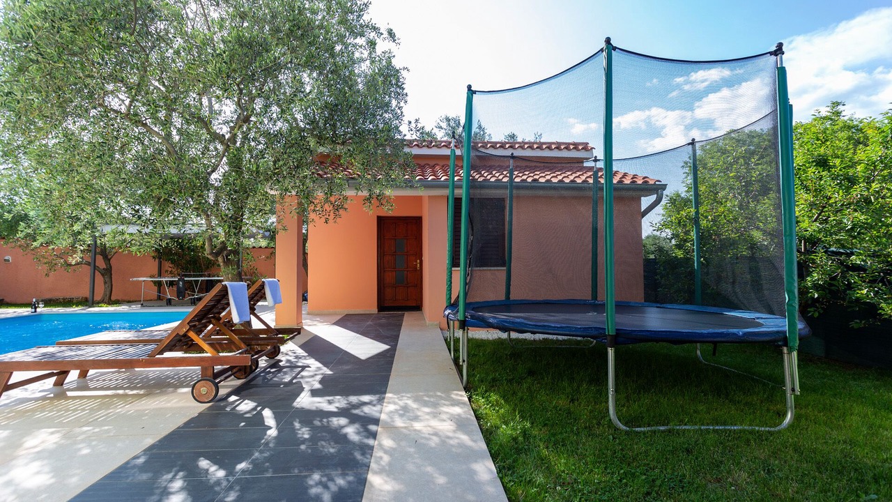 Photo of Outdoor in Mali Vareski