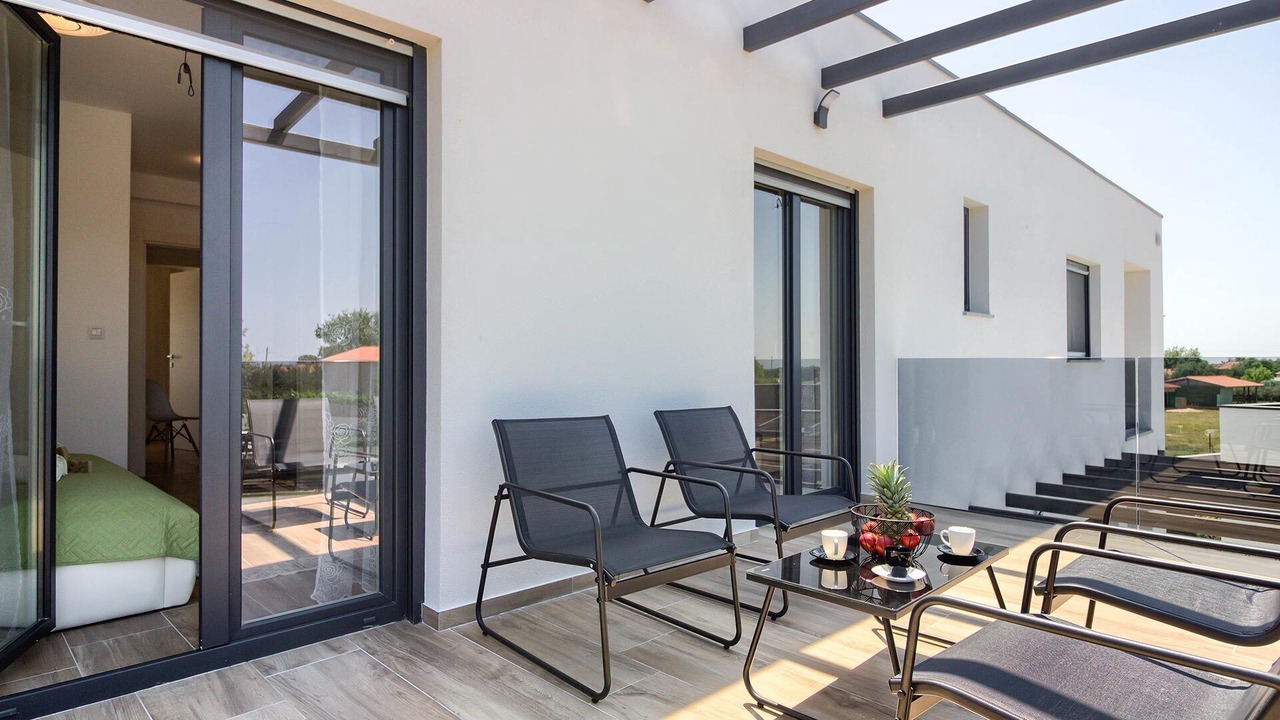 Photo of Patio Balcony in Loborika