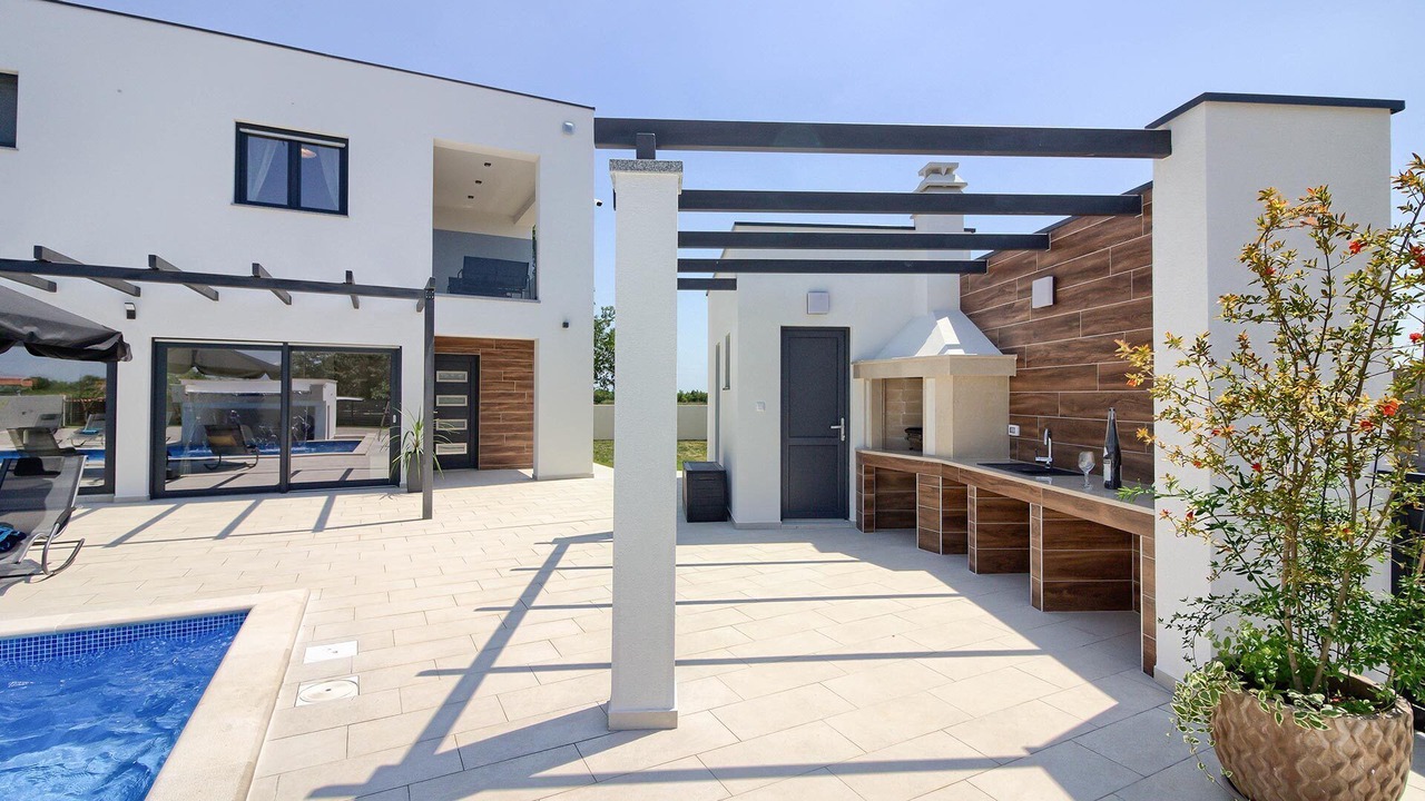 Photo of Patio Balcony in Loborika