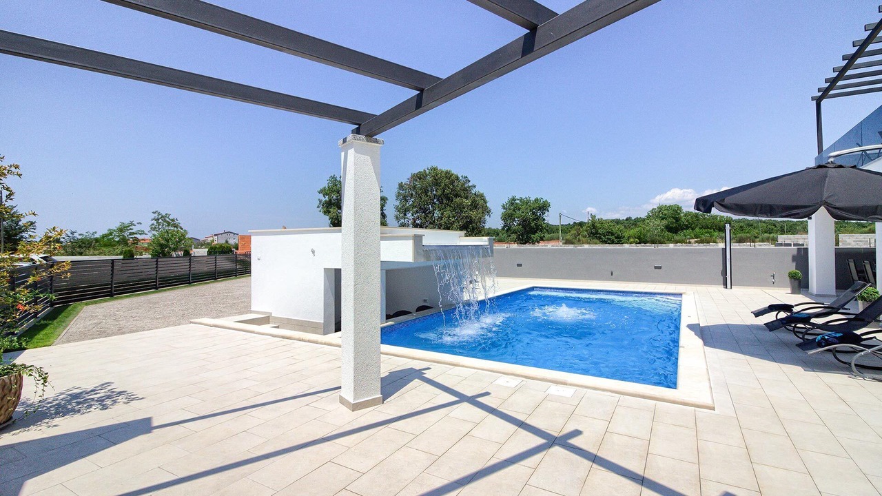 Photo of Outdoor in Loborika