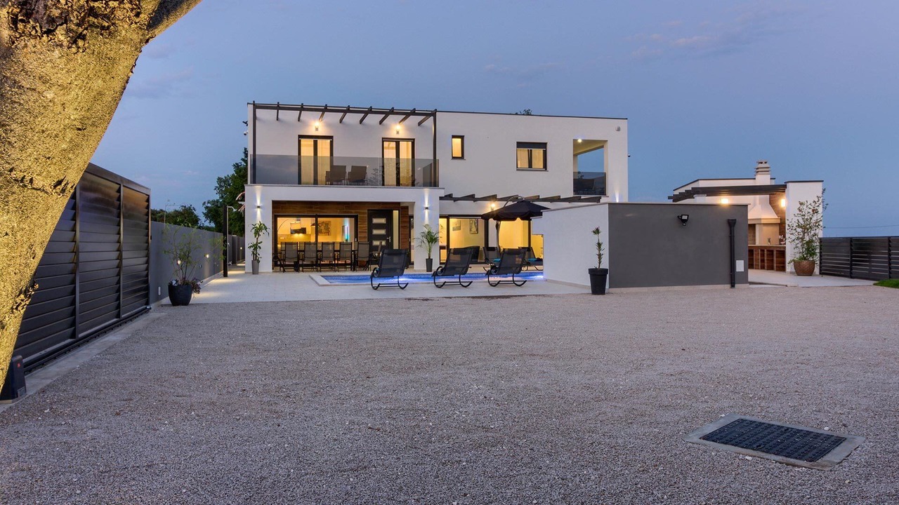 Photo of Outdoor in Loborika