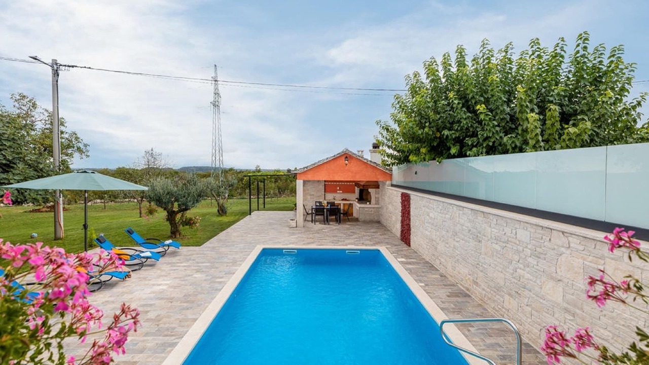 Photo of Outdoor in Cepic