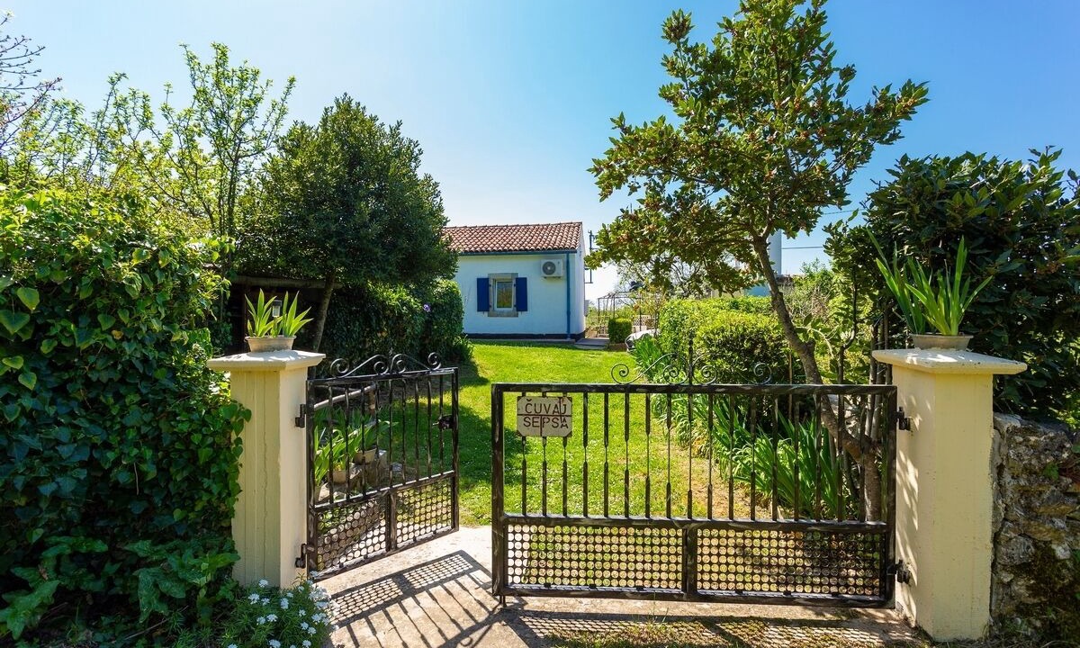 Photo of Outdoor in Vinez