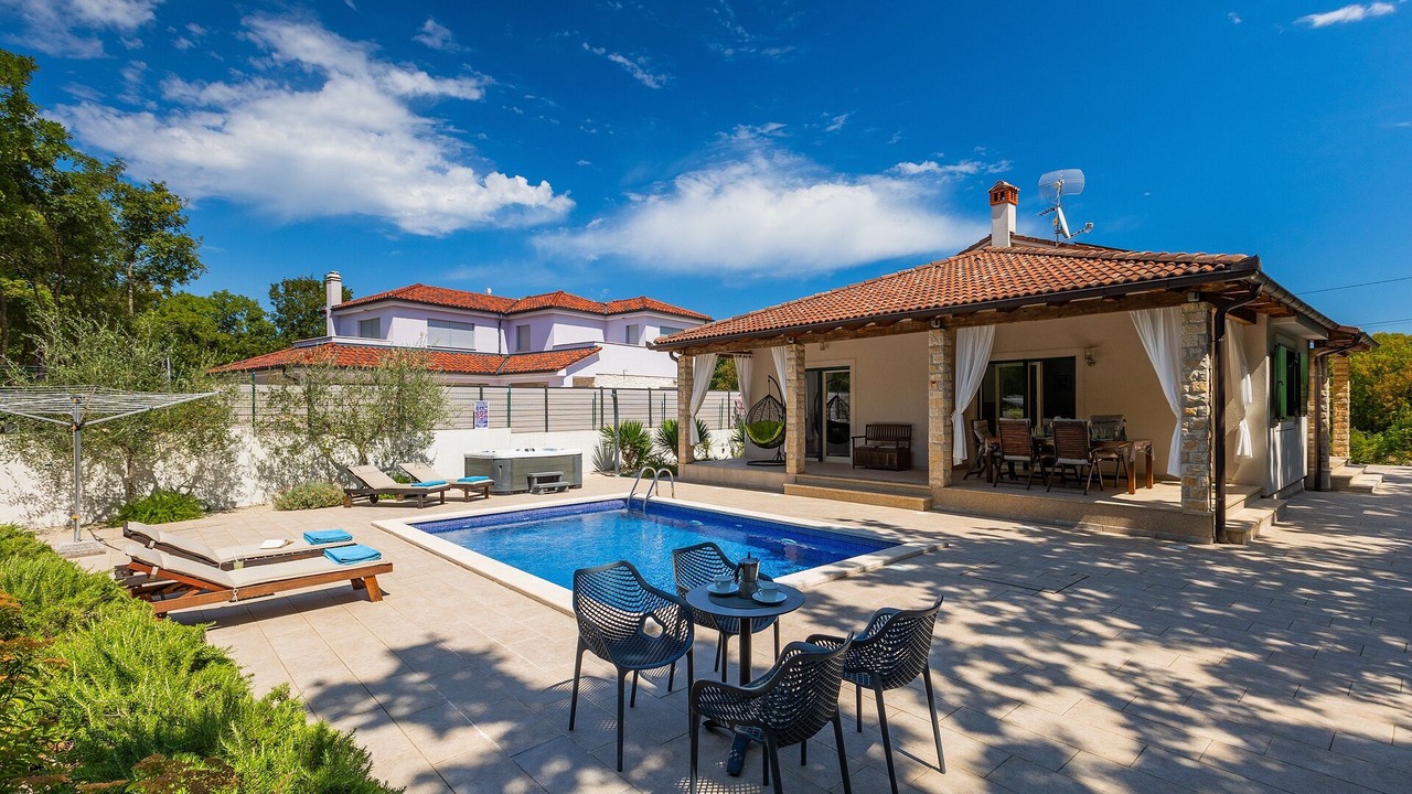 Photo of Outdoor in Belavici