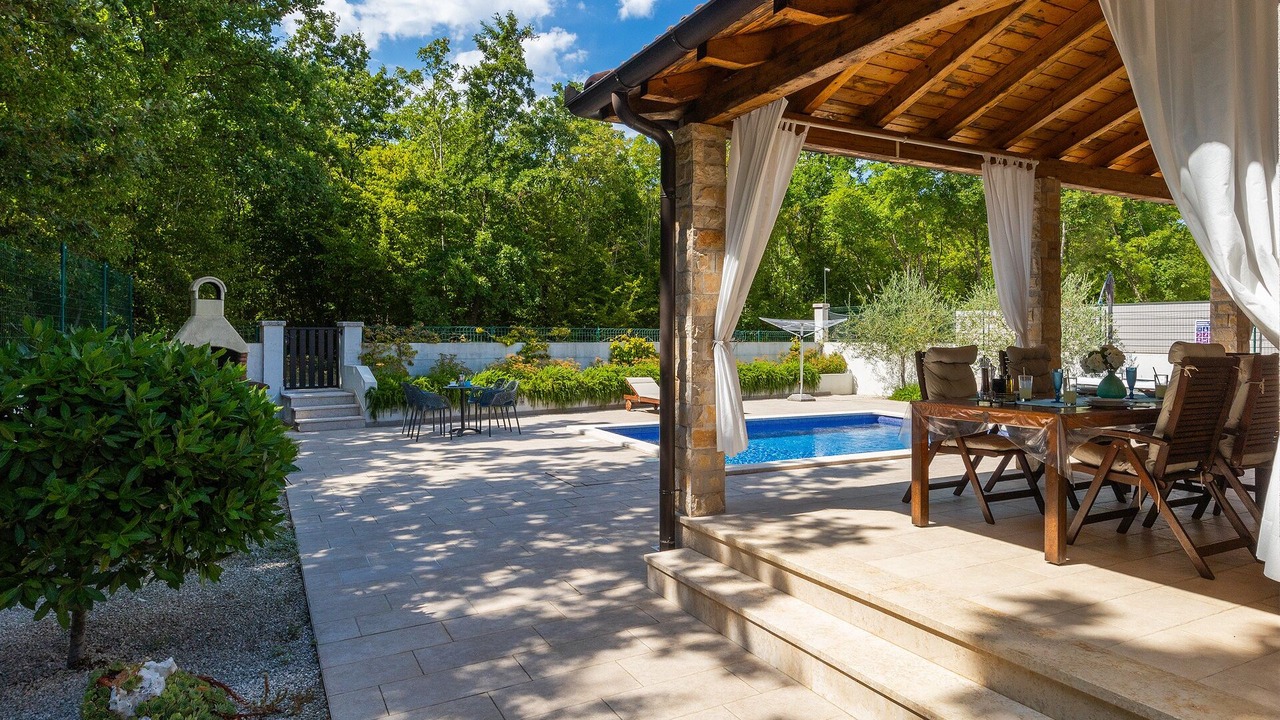 Photo of Outdoor in Belavici