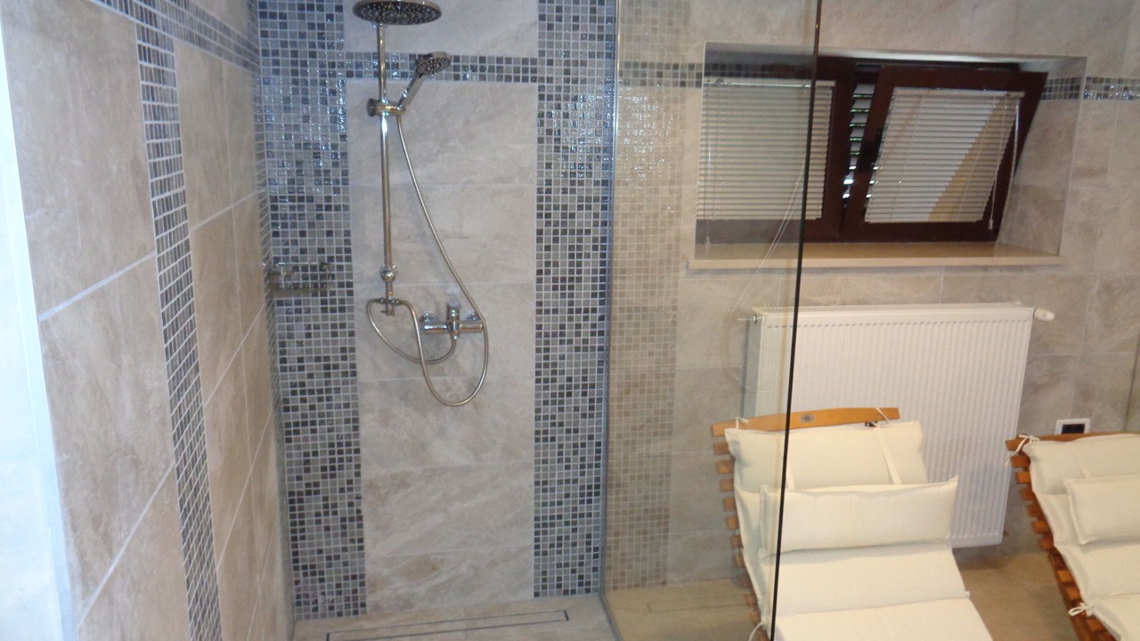 Photo of Bathroom in Lic