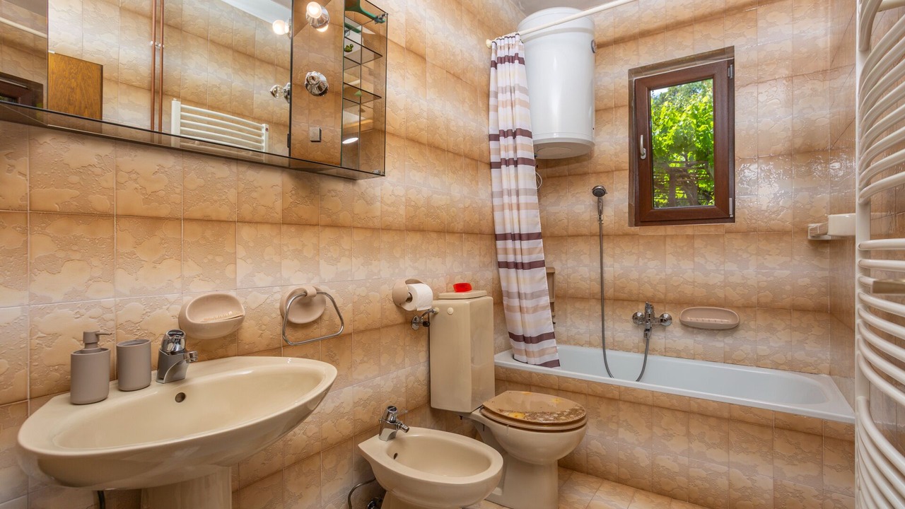 Photo of Bathroom in Liganj