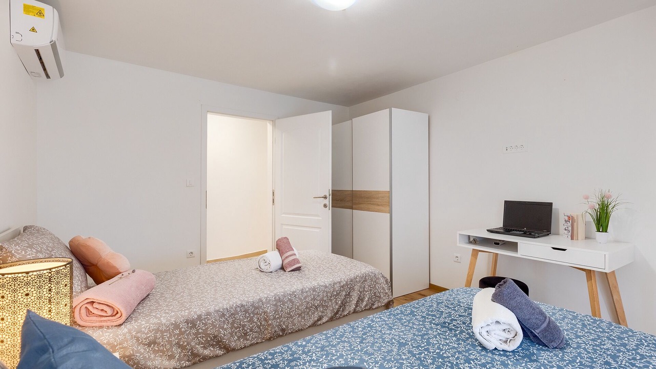 Photo of Bedroom in Gajana