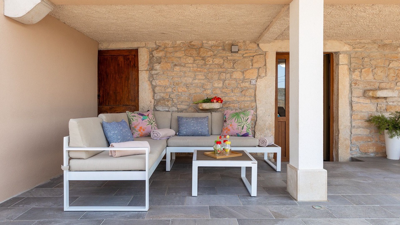 Photo of Patio Balcony in Gajana