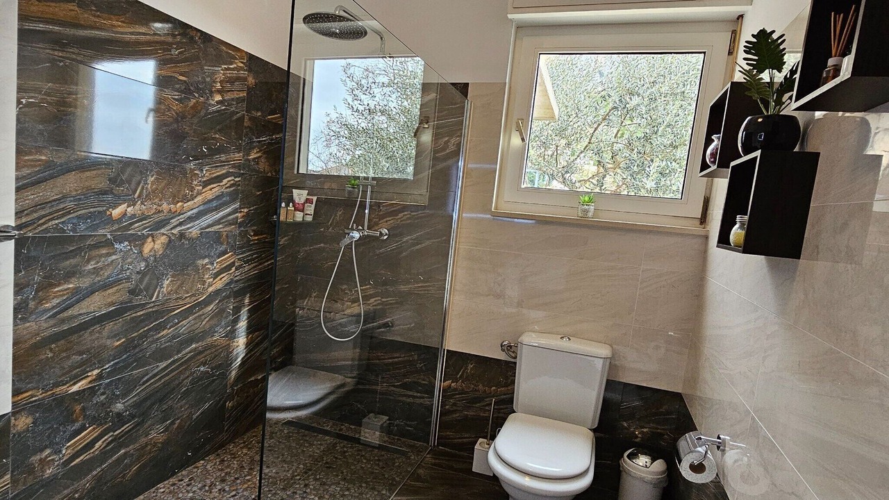 Photo of Bathroom in Borak