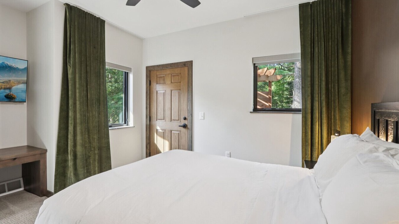 Photo of Bedroom in Lake Delton
