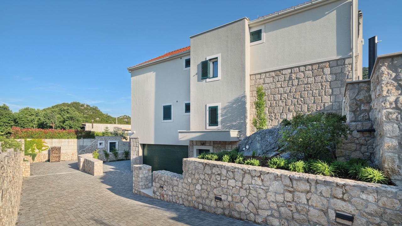 Photo of Outdoor in Trnbusi