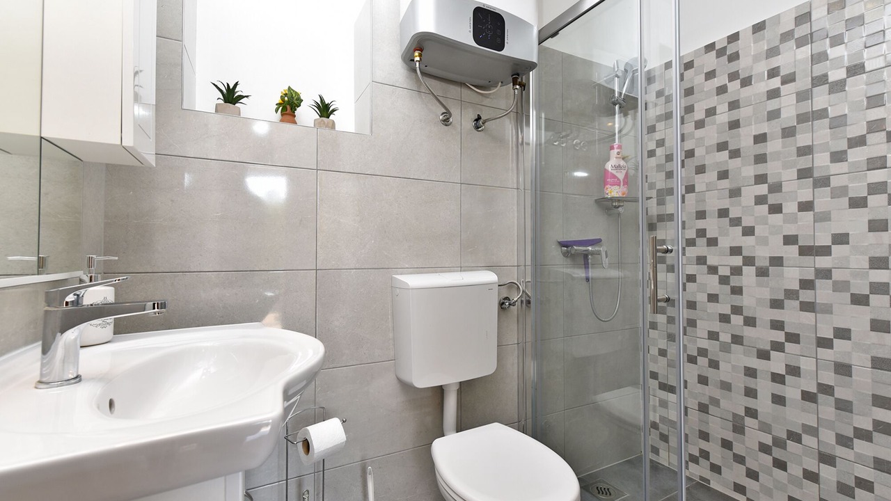 Photo of Bathroom in Peruski