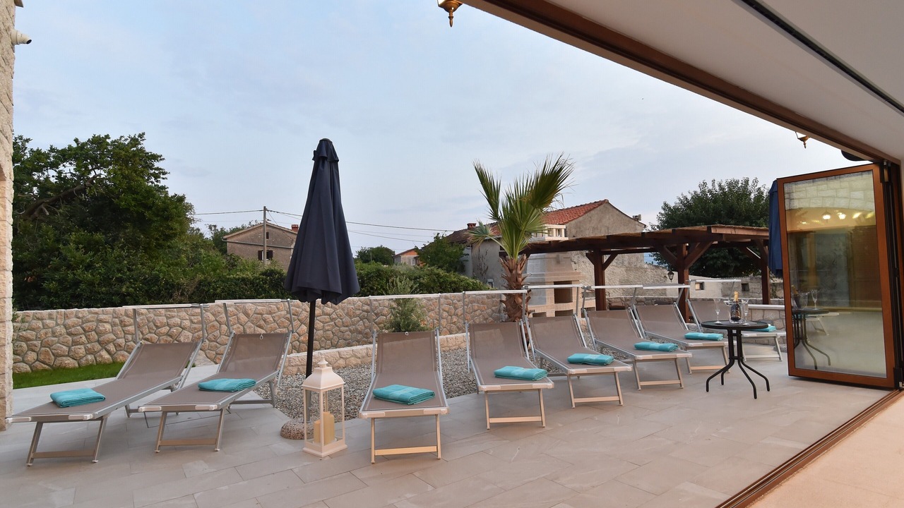 Photo of Patio Balcony in Brzac