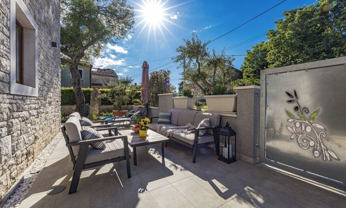 Photo of Patio Balcony in Belavici