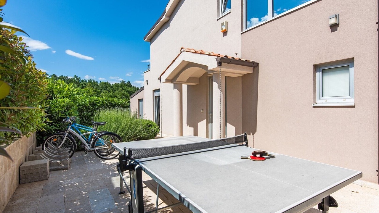 Photo of Patio Balcony in Belavici