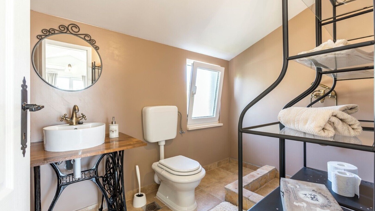 Photo of Bathroom in Rudine