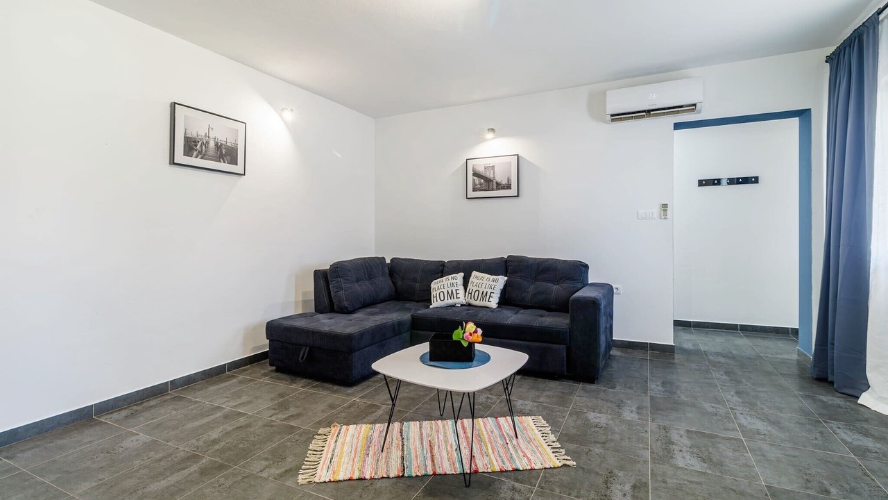 Photo of Livingroom in Loborika