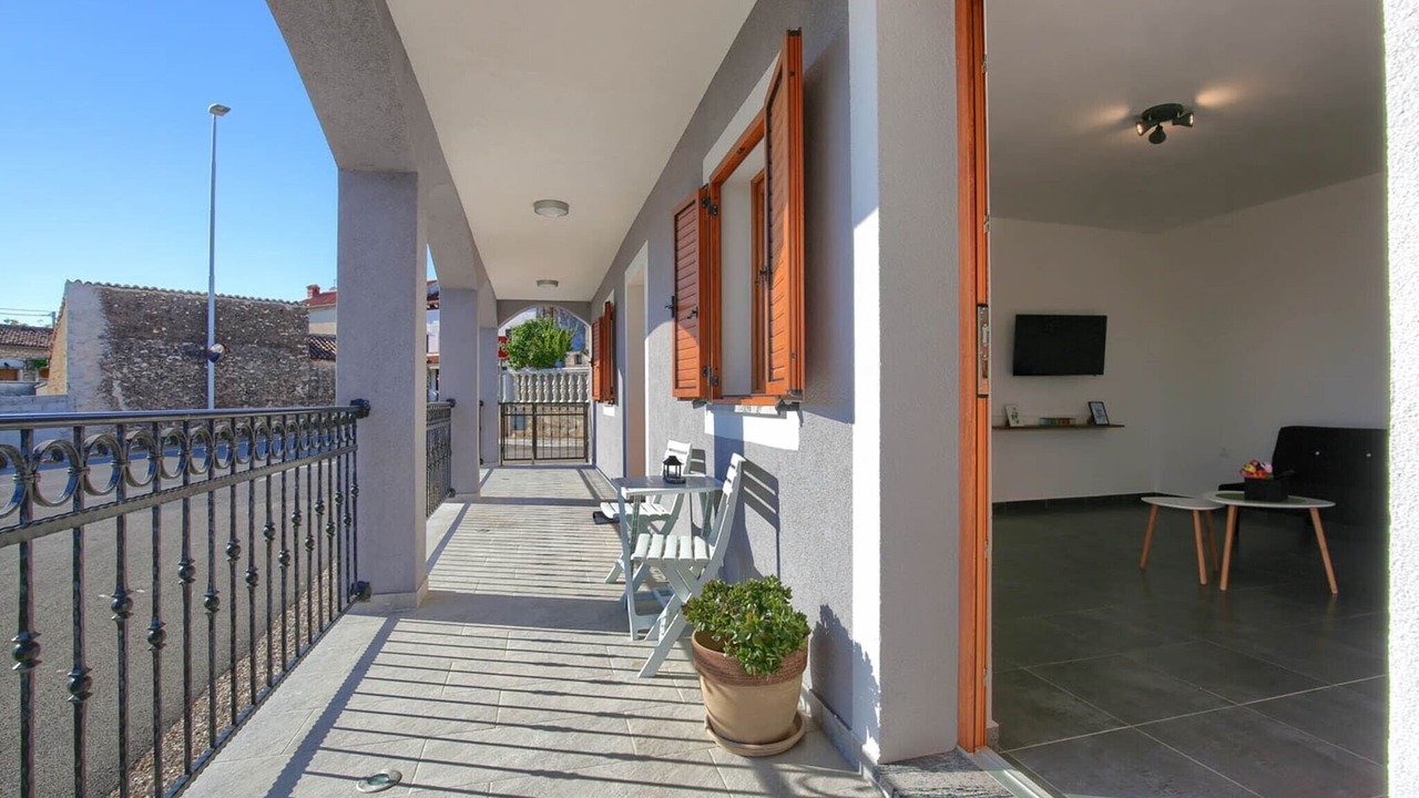 Photo of Patio Balcony in Loborika