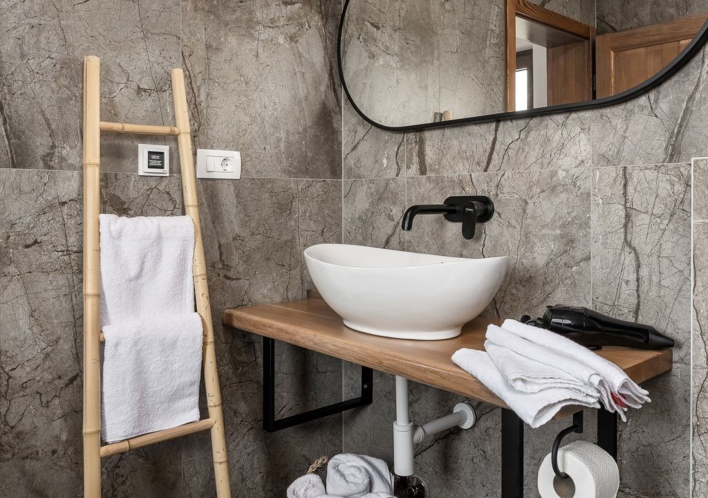 Photo of Bathroom in Lic