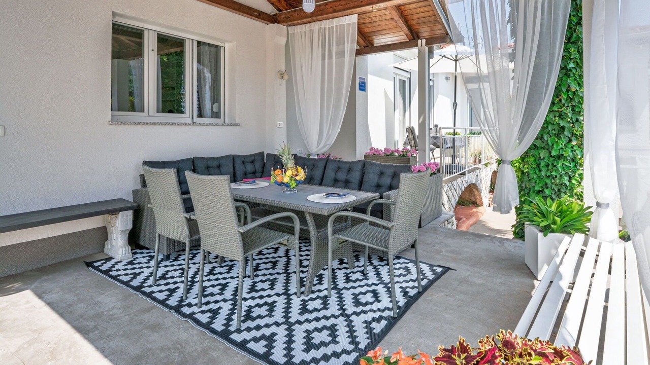 Photo of Outdoor in Ika