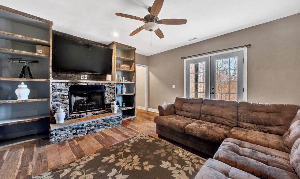 Photo of Livingroom in Smith Mountain Lake