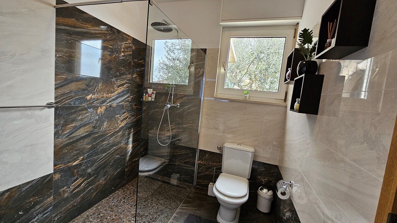 Photo of Bathroom in Borak