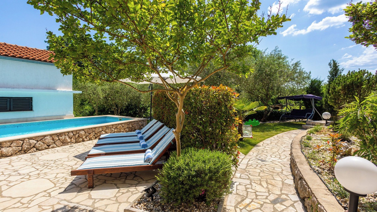 Photo of Outdoor in Risika