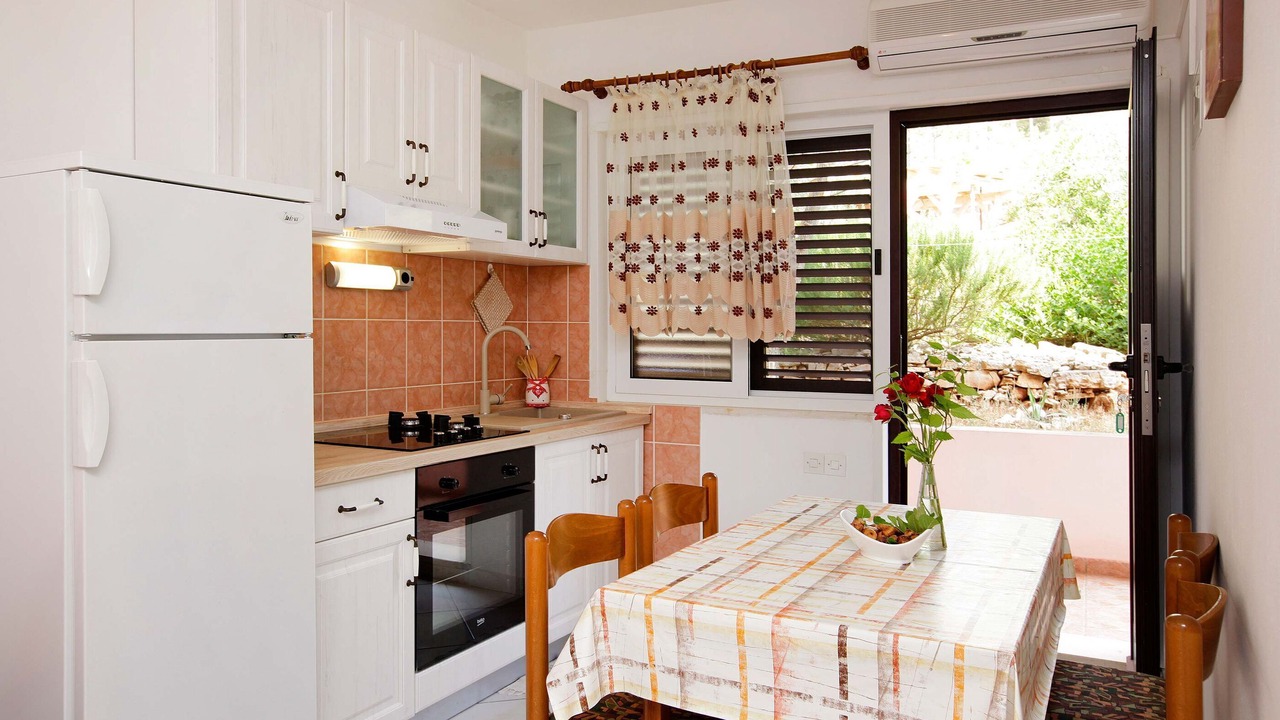 Photo of Kitchen in Potirna