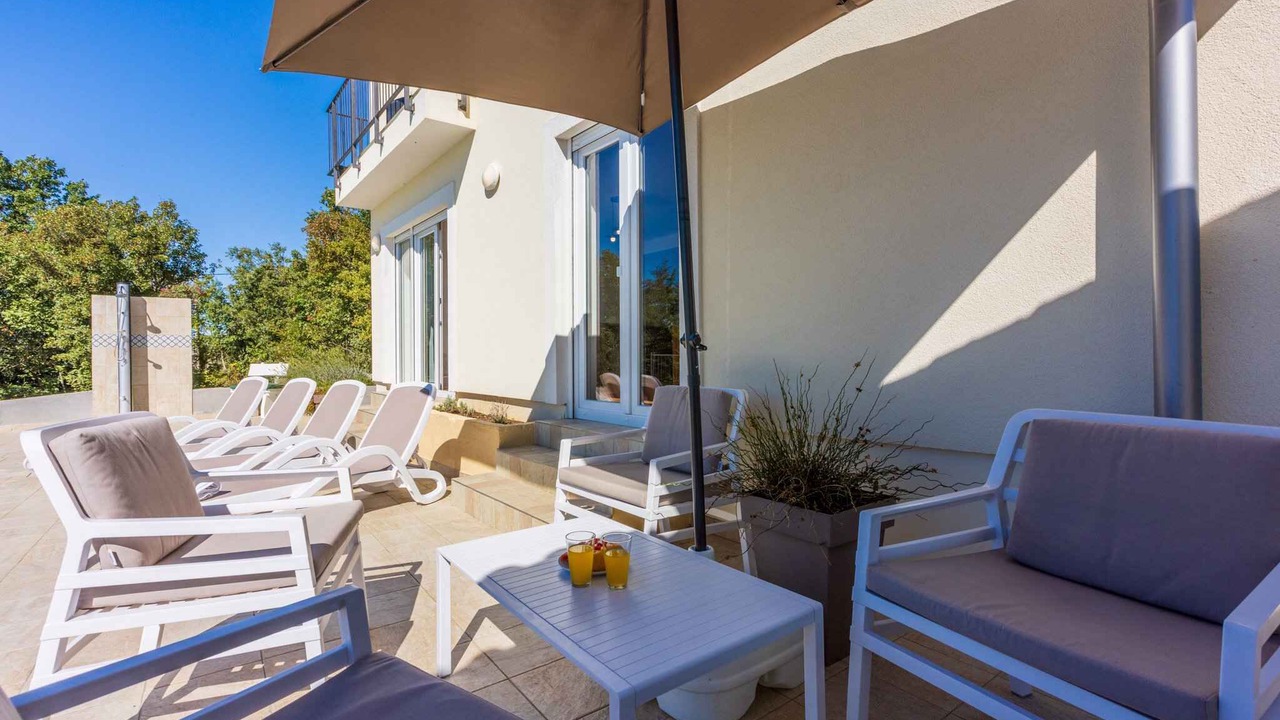Photo of Patio Balcony in Smrika