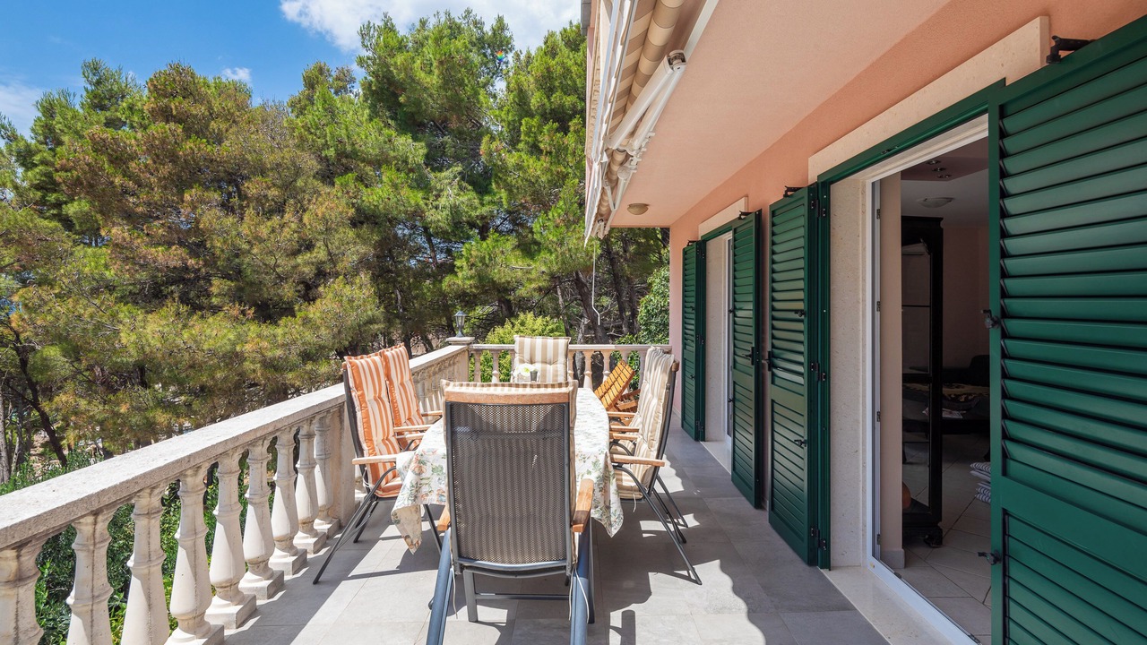 Photo of Outdoor in Medici