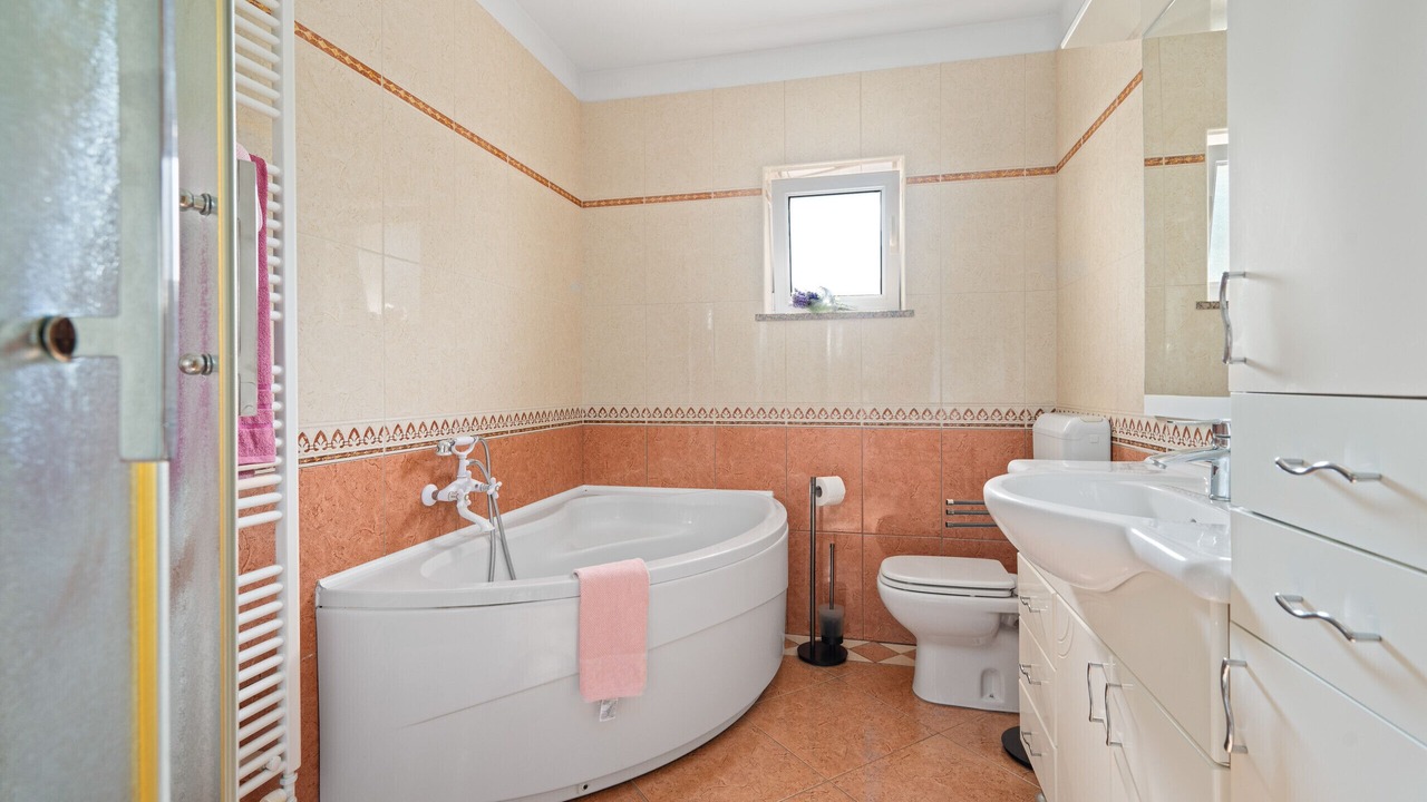 Photo of Bathroom in Vinez