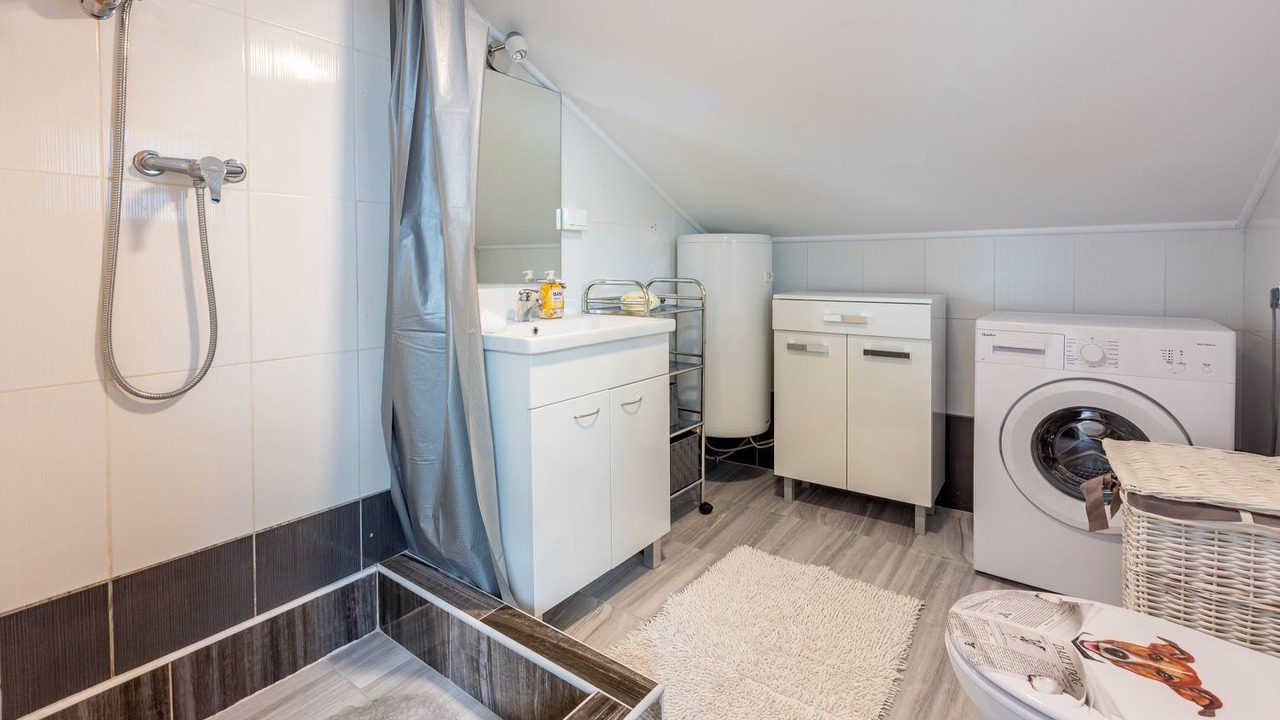 Photo of Bathroom in Grizane