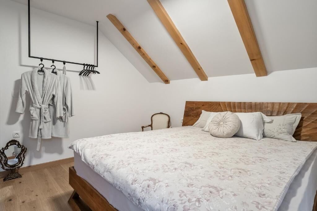 Photo of Bedroom in Lic