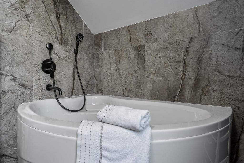 Photo of Bathroom in Lic