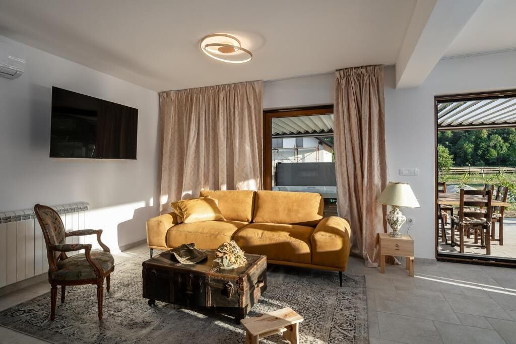Photo of Livingroom in Lic