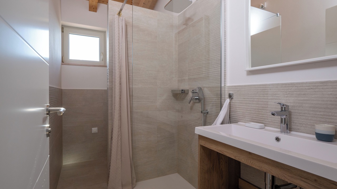 Photo of Bathroom in Peruski