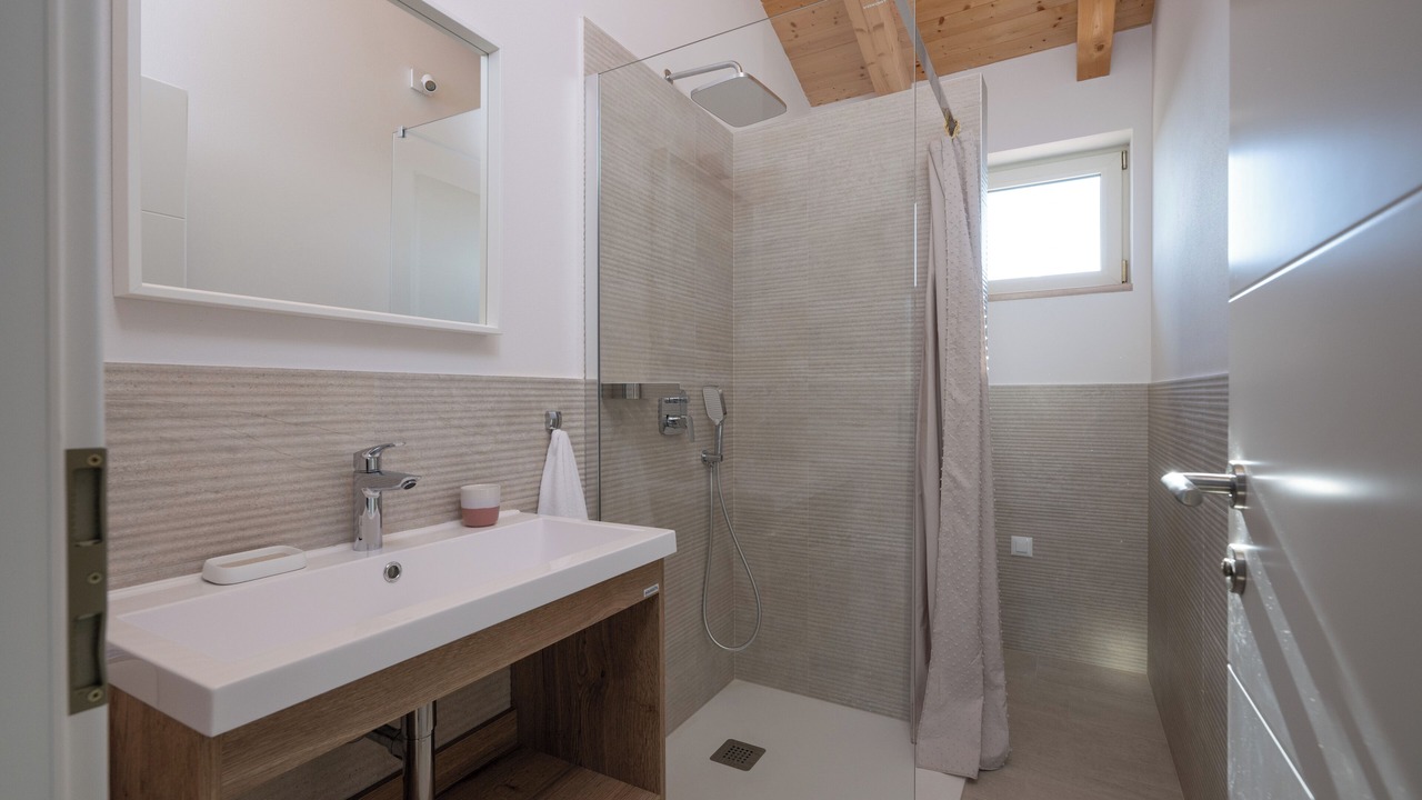 Photo of Bathroom in Peruski