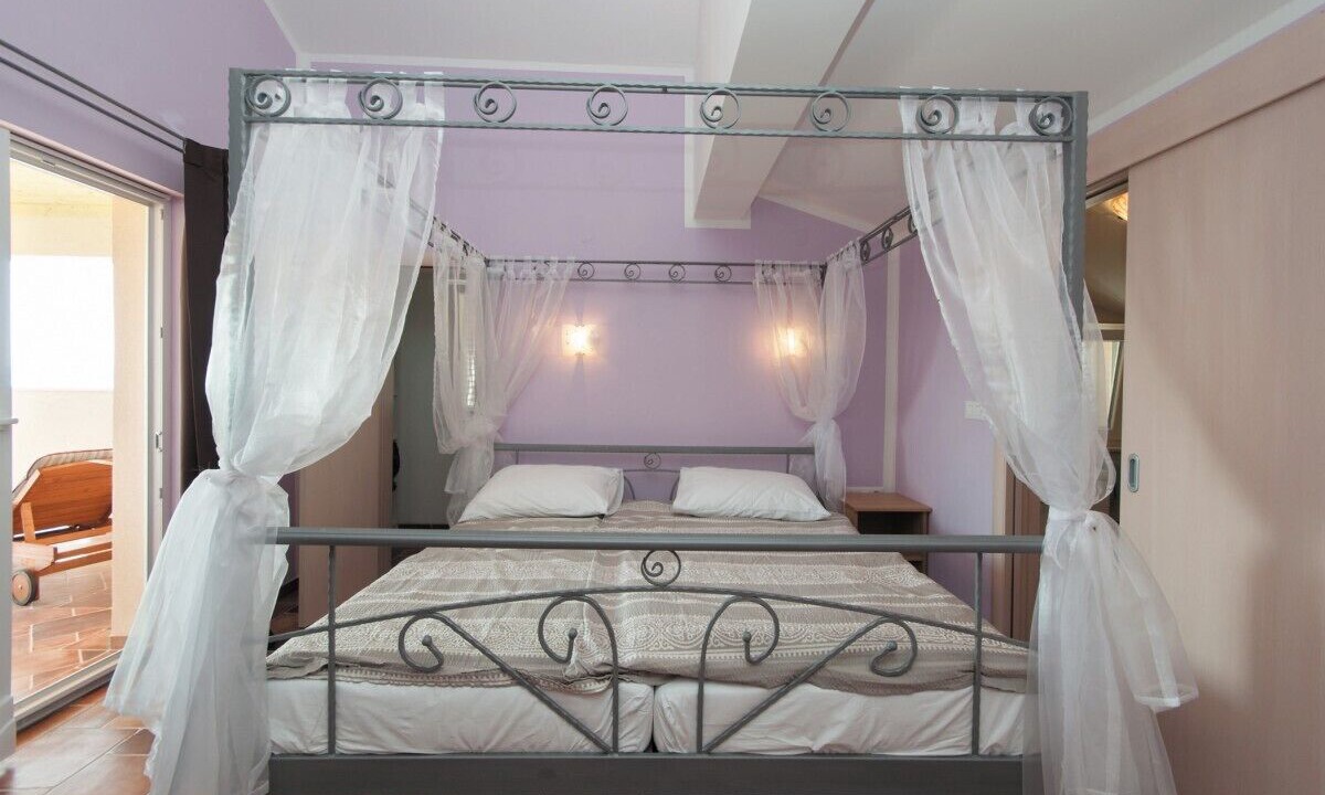Photo of Bedroom in Supetarska Draga