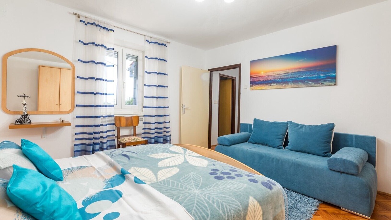 Photo of Bedroom in Gajana