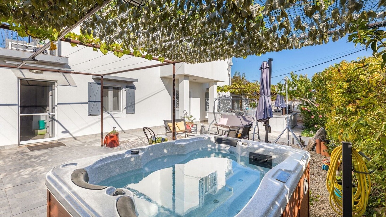 Photo of Patio Balcony in Gajana