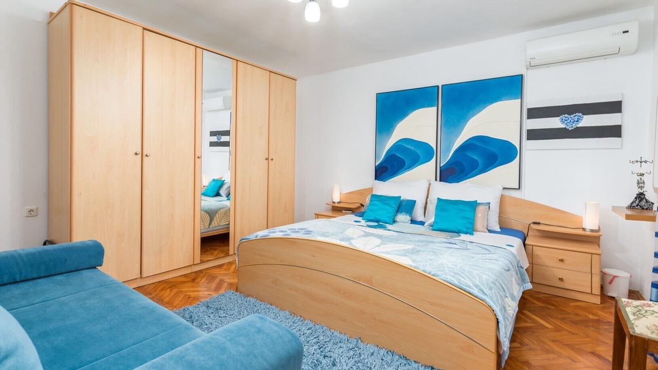 Photo of Bedroom in Gajana