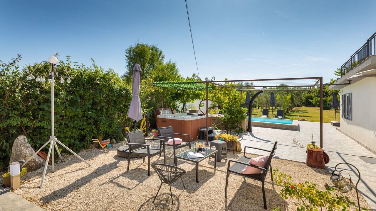 Photo of Outdoor in Gajana