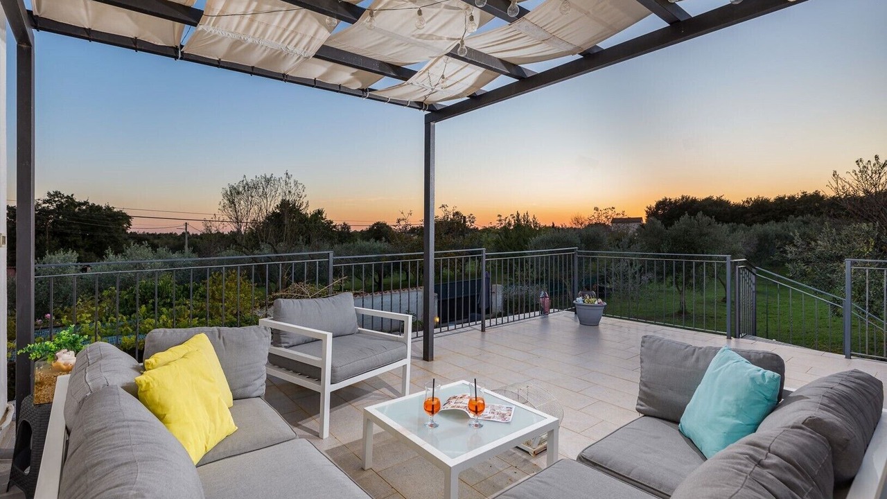 Photo of Patio Balcony in Gajana