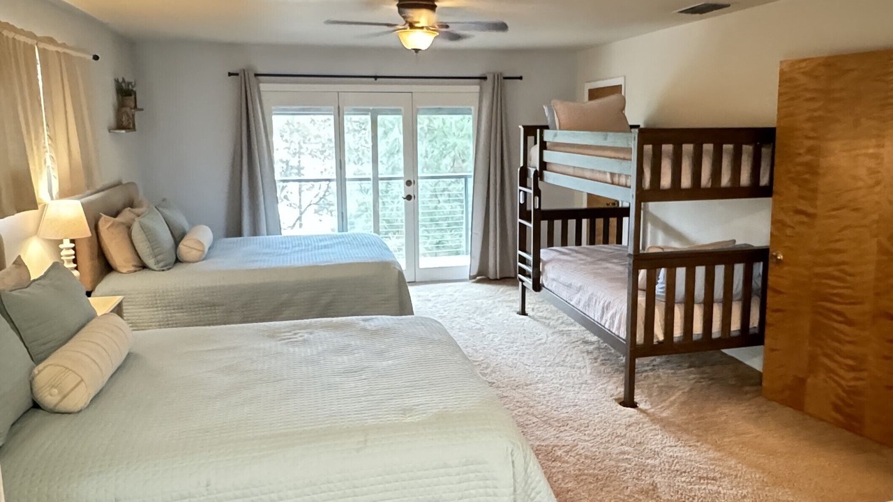 Photo of Bedroom in Lakehead