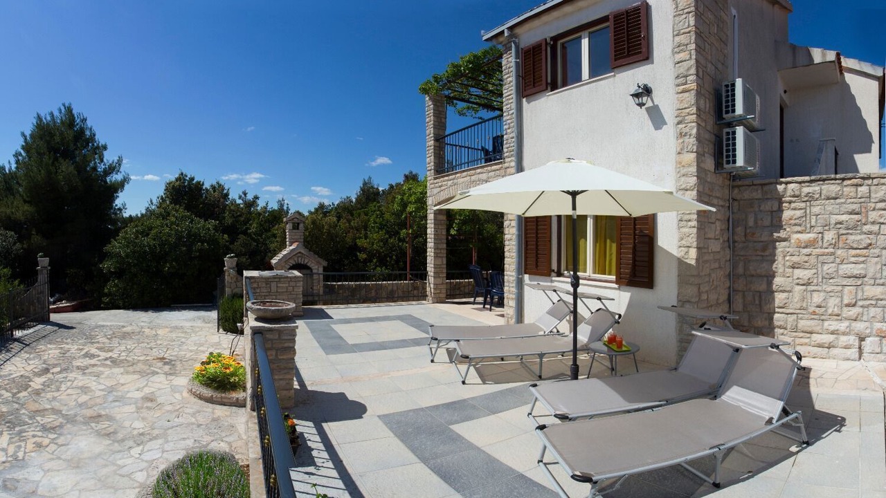 Photo of Patio Balcony in Maslinica