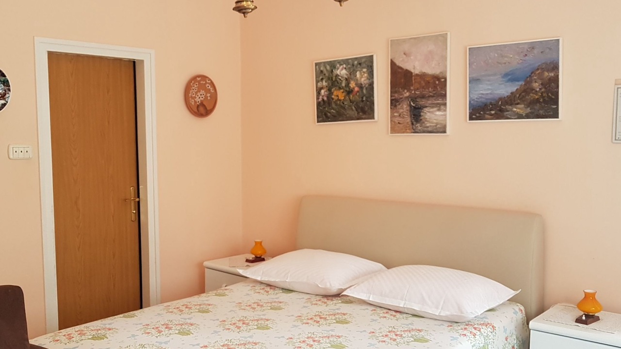 Photo of Bedroom in Pobri