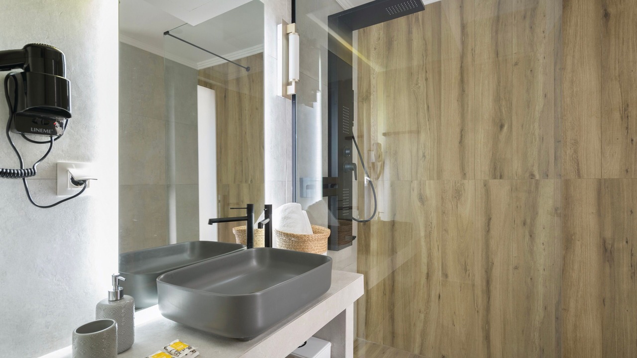 Photo of Bathroom in Perigiali